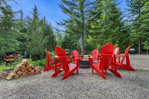 Property grounds - Black Bear Cabin # 1. (Nakusp)