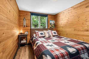 2 bedrooms, in-room safe, WiFi, bed sheets