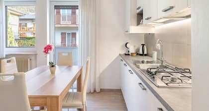 Maison de Vacances 'Blue-green Apartment' avec Vue sur la Montagne, Balcon et Wi-Fi