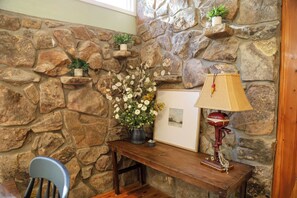 Interior - Maplewood Greystone : Charming Mentone on Lake Lahusage (Mentone)