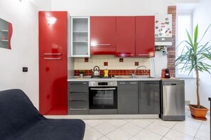 Kühlschrank, Ofen, Herdplatte, Geschirrspüler