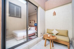 Deluxe Double Room | In-room safe, laptop workspace, soundproofing, iron/ironing board