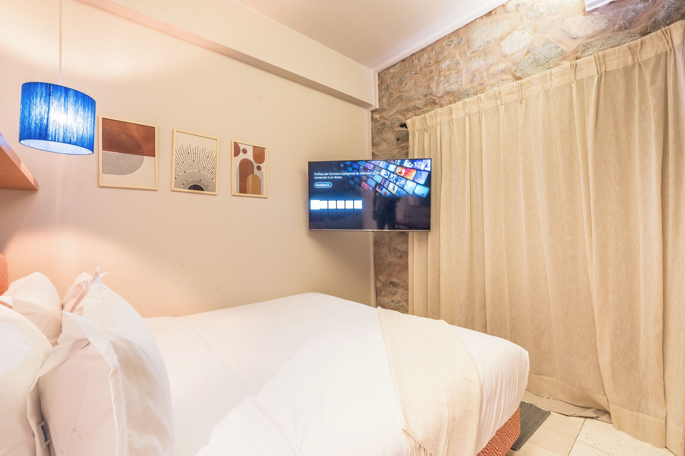 Double Room | In-room safe, laptop workspace, soundproofing, iron/ironing board