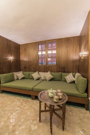 Bilik rawatan pasangan, bilik wap, mandi tangas / hammam, rawatan badan 