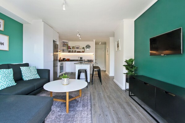 Apartment, 2 Bedrooms | Living area