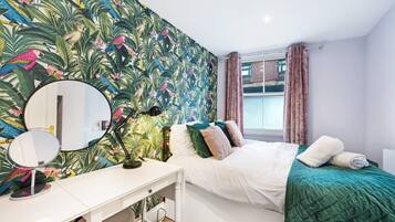 2 bedrooms, iron/ironing board, free WiFi, bed sheets