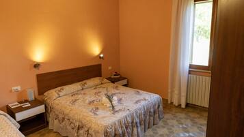 2 Schlafzimmer, BĂŒgeleisen/BĂŒgelbrett, WLAN