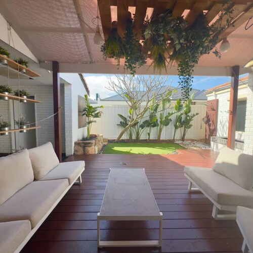 Family Beach House! Pet Friendly, Close to Parks!