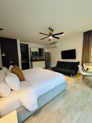 1 chambre, fer et planche à repasser, accès Internet, draps fournis