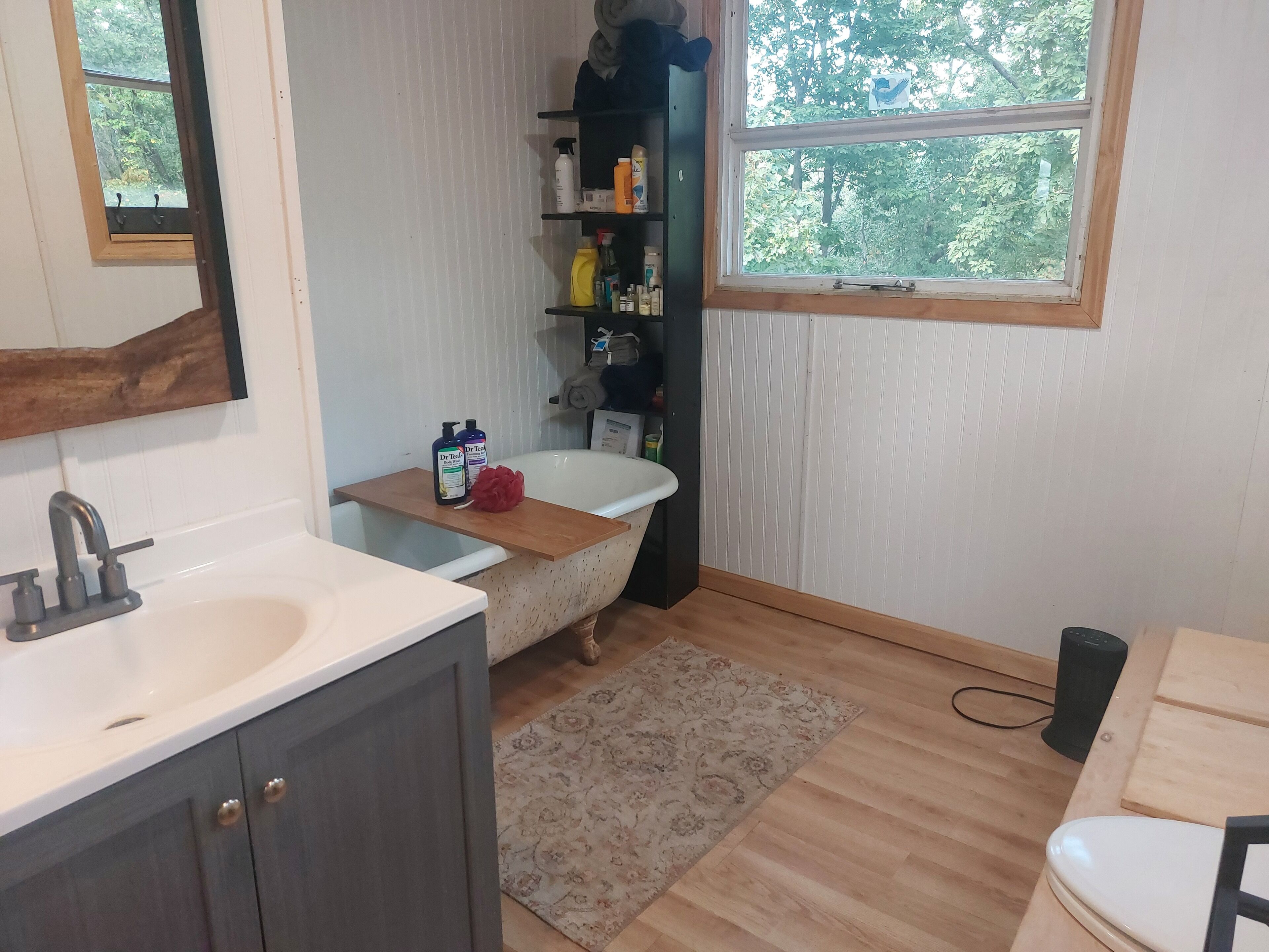 Serviettes fournies, savon, papier toilette