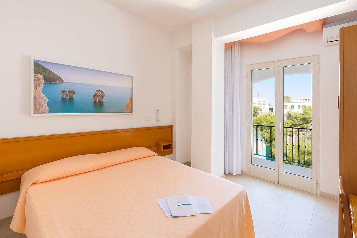 In-room safe, free WiFi