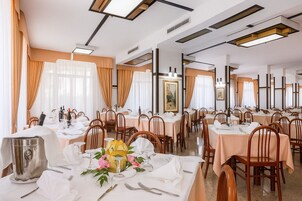 Desayuno buffet incluido todos los días 