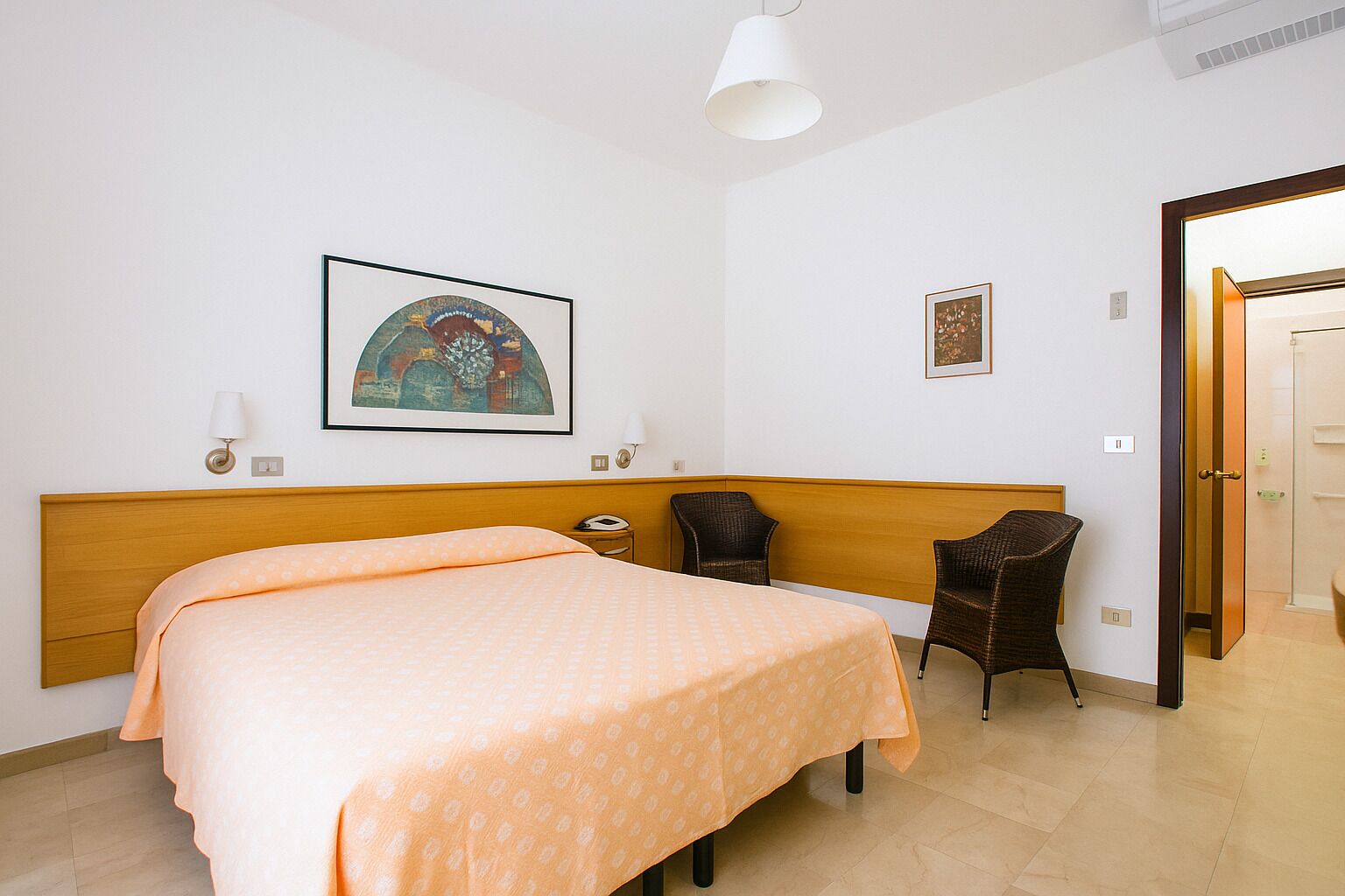 Minibar, in-room safe, free WiFi, bed sheets