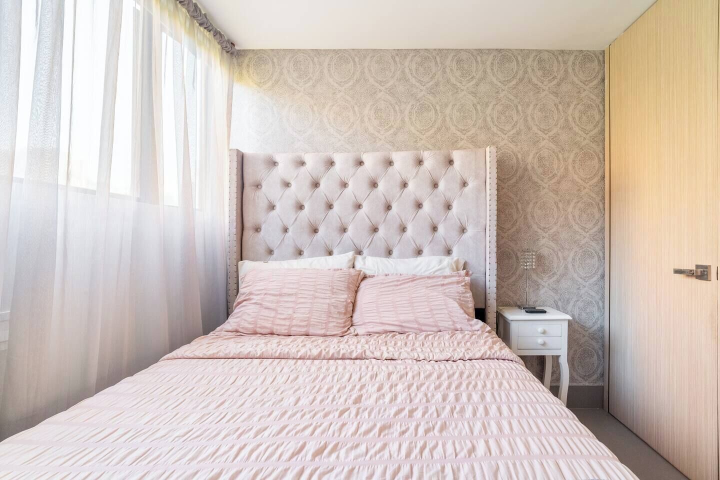 5 bedrooms, in-room safe, desk, iron/ironing board