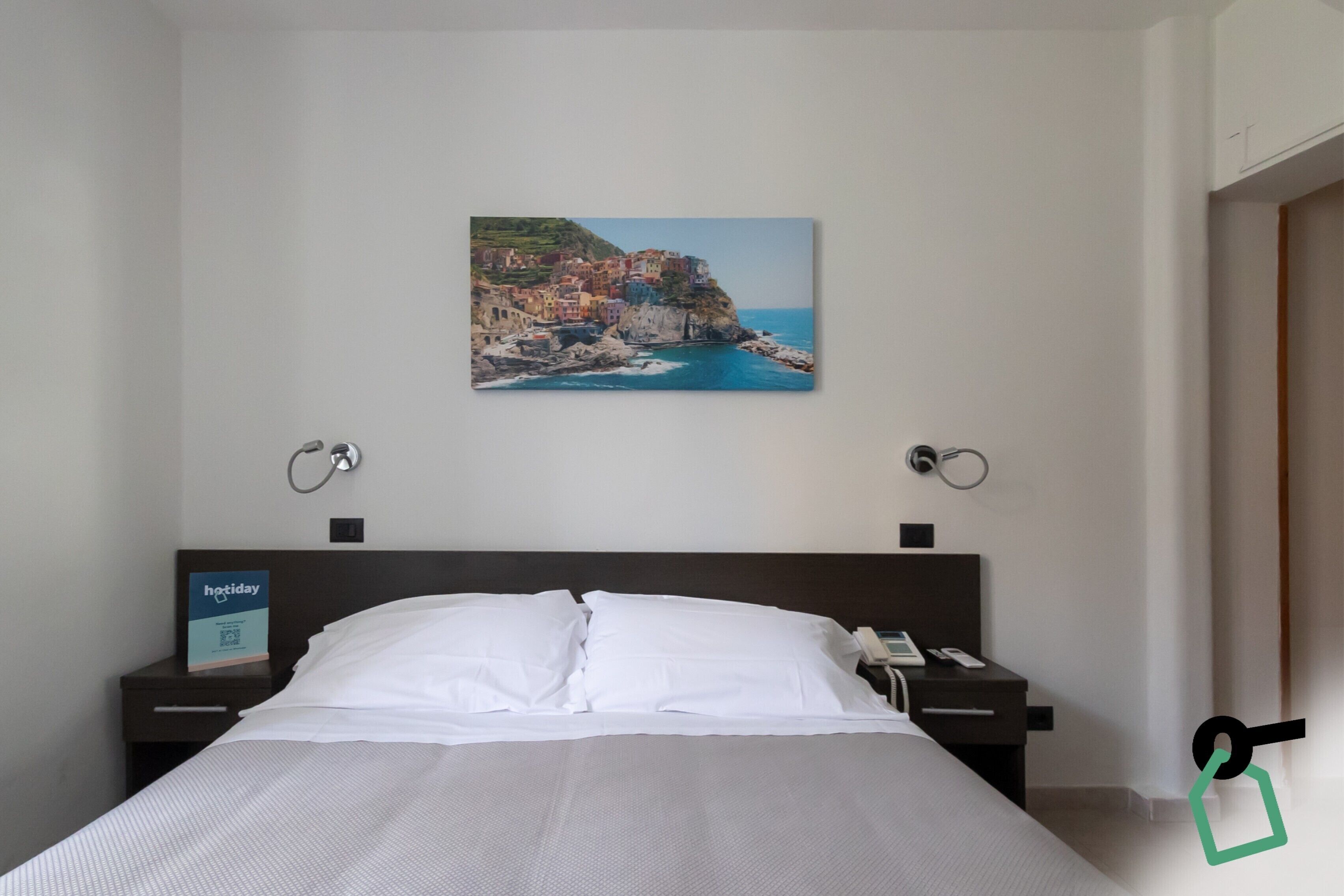 Camera doppia | Una cassaforte in camera, culle/letti per bambini (a pagamento)