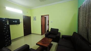 Una televisión, una impresora