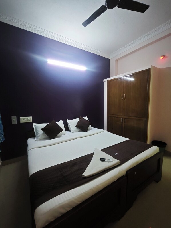 2 dormitorios, escritorio, tabla de planchar con plancha y wifi gratis