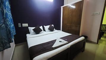 2 Schlafzimmer, Schreibtisch, Bügeleisen/Bügelbrett, kostenloses WLAN