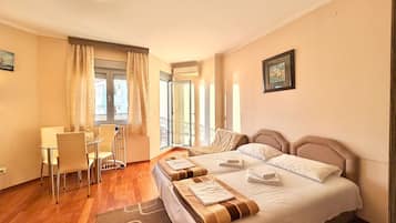 Comfort Studio, Balcony, Partial Sea View | Desk, laptop workspace, soundproofing, free WiFi