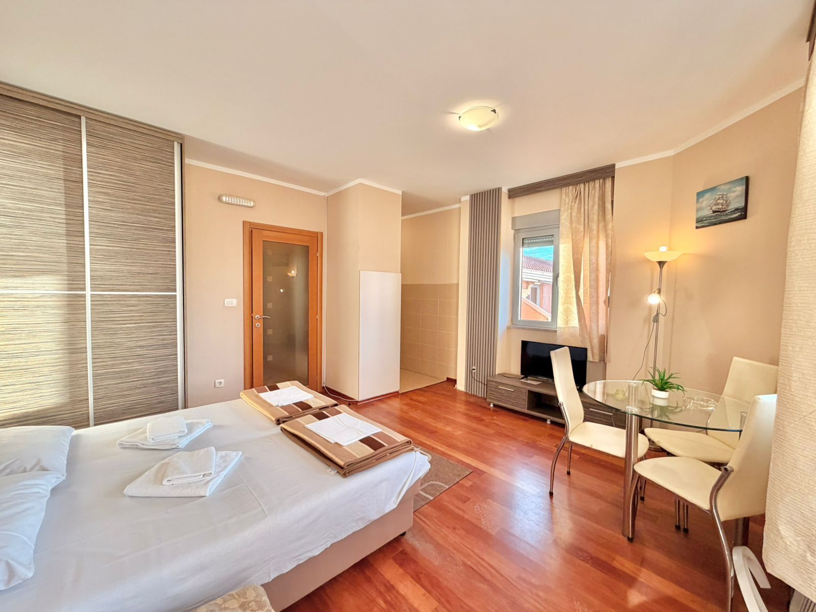 Studio Confort, balcon, vue partielle sur la mer | Bureau, espace de travail pour ordinateur portable, Wi-Fi gratuit