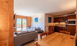 Living area - Apartment in Les Allues Near Olympe Lift (Les Allues)