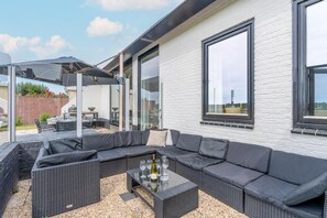 Villa | Balcony