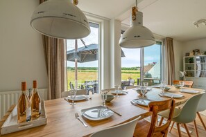 Villa | Dining