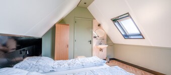 Modern and Attractive 5-person Holiday Home