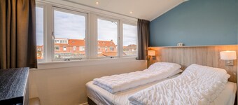 Modernly Furnished Holiday Home for 5 People in De Koog