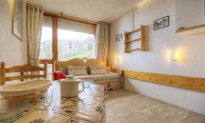 Interior - Studio for 3 People in the Resort Center (Bourg-Saint-Maurice)
