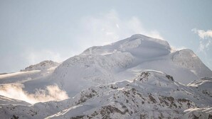 Unclassified image, 2 of 3, button - Elegant 3-level Apartment With Panoramic Views (Tignes)