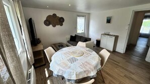 Interior - 1202 - Cozy One-bedroom Apartment for Your Vacation in Saint-alban (Saint-Alban)