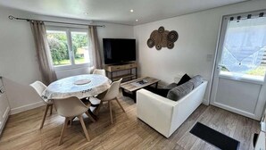 Living area - 1202 - Cozy One-bedroom Apartment for Your Vacation in Saint-alban (Saint-Alban)
