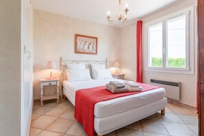2 dormitorios, tabla de planchar con plancha, wifi y ropa de cama