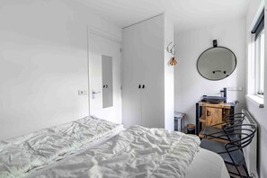 Bungalow | 4 phòng ngủ, trang bị nội thất với thiết kế riêng biệt, bộ trải giường 