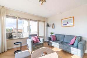 Apartment | Living area - 2 Person Island View Apartment (De Koog)