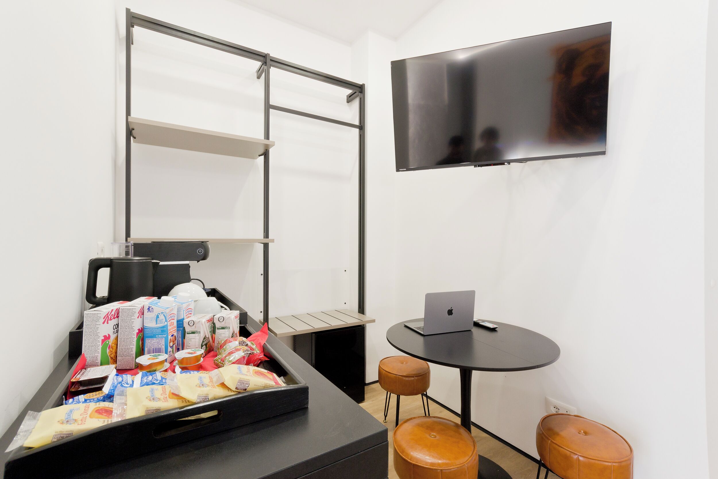 Premium-Doppel- oder -Zweibettzimmer, 1 King-Bett und Schlafsofa, Nichtraucher | Zimmersafe, schallisolierte Zimmer, Bügeleisen/Bügelbrett