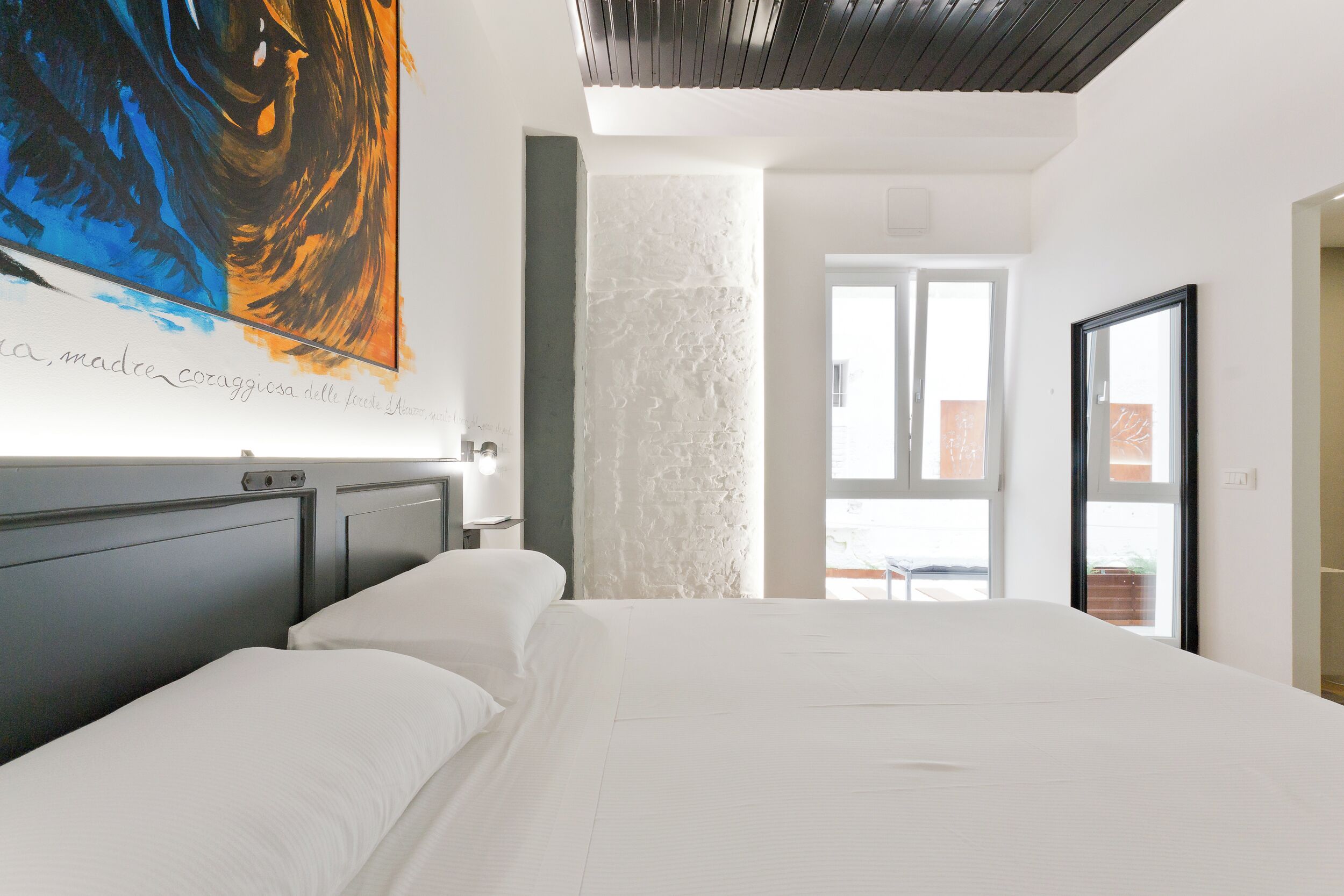 Chambre Confort Double ou avec lits jumeaux, 1 très grand lit et 1 canapé-lit, non-fumeurs | Coffres-forts dans les chambres, chambres insonorisées