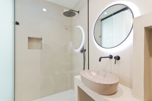 Habitació doble o amb dos llits individuals prèmium, no fumadors, vistes al pati | Bany
