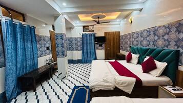 Superior Quadruple Room | Premium bedding, down comforters, memory foam beds, free WiFi