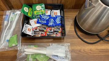 Superior-Dreibettzimmer | Essbereich im Zimmer