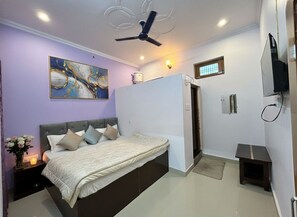 Deluxe Double Room - HOTEL JS INN (Ayodhya)