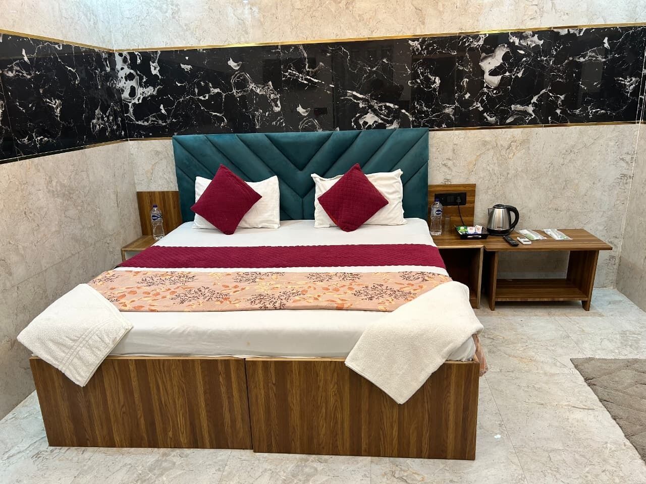 ห้องซูพีเรียทริปเปิล | เครื่องนอนระดับพรีเมียม, ผ้านวมขนเป็ด, เตียงเมมโมรีโฟม, Wi-Fi ฟรี