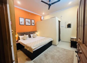 Deluxe Double Room - HOTEL JS INN (Ayodhya)