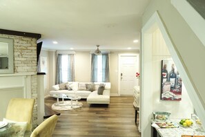 Interior - A Cherry on Top- 2 Suite Historic Home near Philadelphia. (Mount Holly)