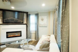 Televisión, chimenea