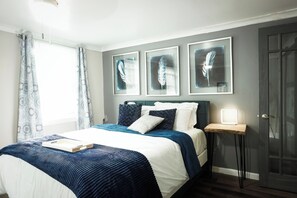 3 bedrooms, iron/ironing board, WiFi, bed sheets