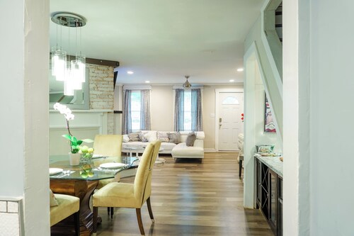 A Cherry on Top- 2 Suite Historic Home near Philadelphia.