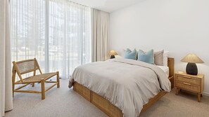 4 bedrooms, internet, bed sheets