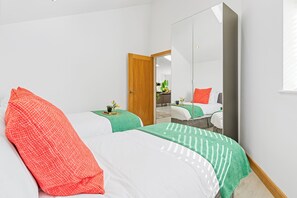 2 Schlafzimmer, Bügeleisen/Bügelbrett, kostenloses WLAN, Bettwäsche